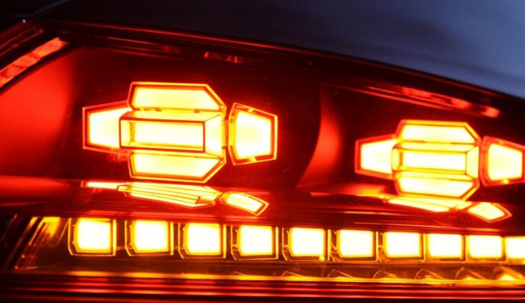 Japan Stanley Electric introduced a new OLED rear lights Japan Stanley Electric introduced a new OLED rear lights